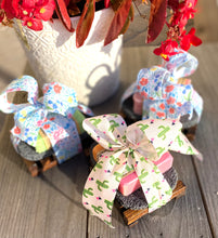 Load image into Gallery viewer, Soap Saver Gift Set with Soap
